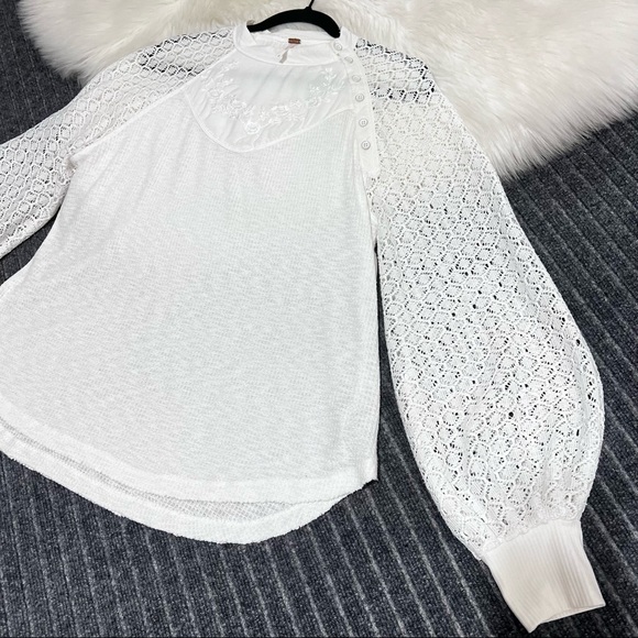 Free People Sweetest Thing Thermal Top size M Lace Balloon Sleeve in White - Picture 9 of 16